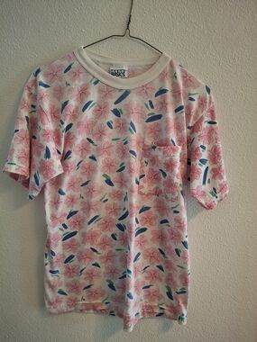 Vintage 90s Basics Floral Pocket Short Sleeve Tee in Pink